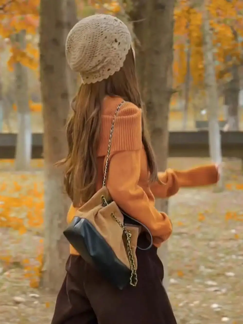 Damska sweterka na jedno ramię, dzianina, wyszczuplający krój, modny top, wiosna, jesień, zima, luźny krój, długi rękaw, okrągły dekolt.