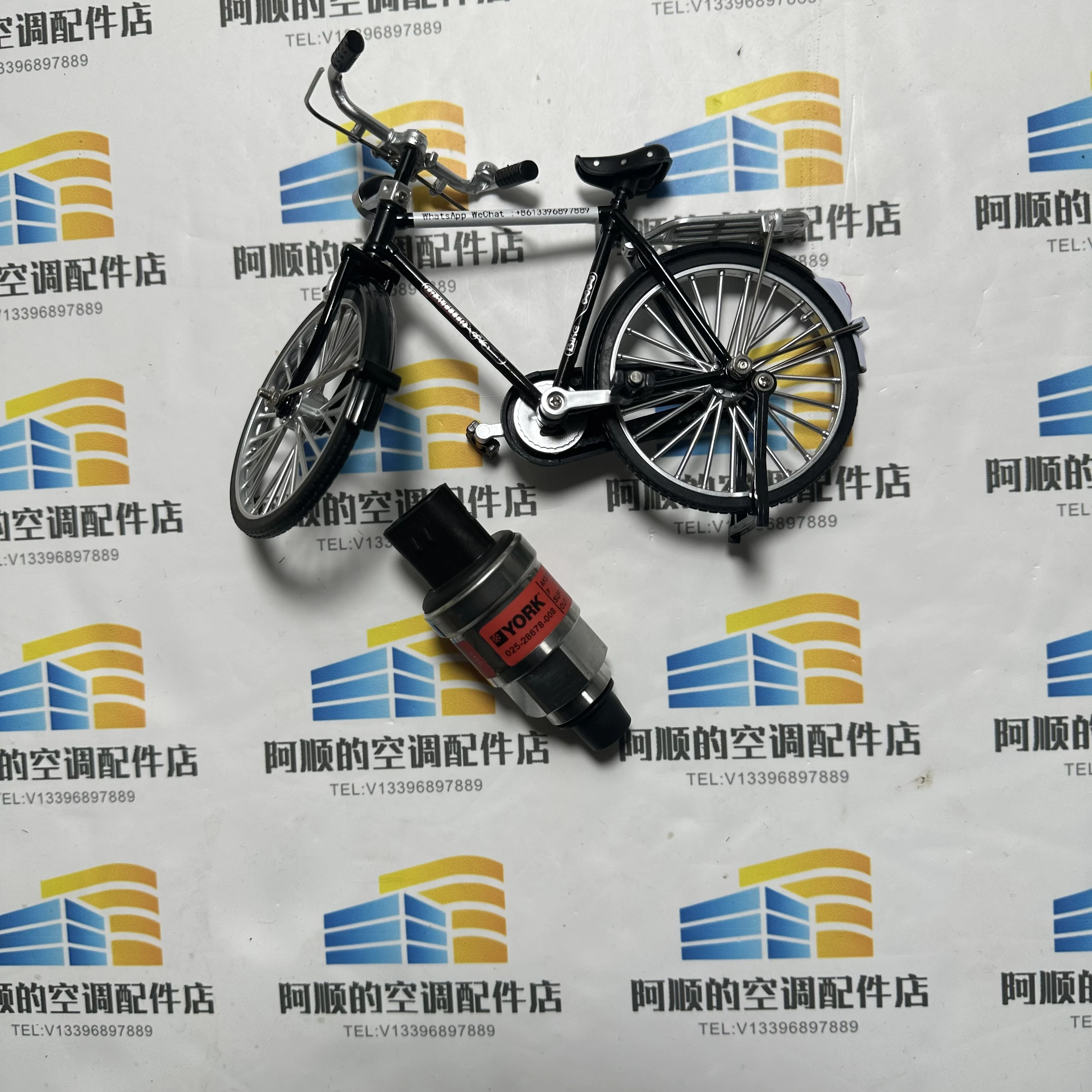 Picture 3: 025-28678-008 Pressure Sensor for Industrial Use - Durable And Reliable Measurement Tool