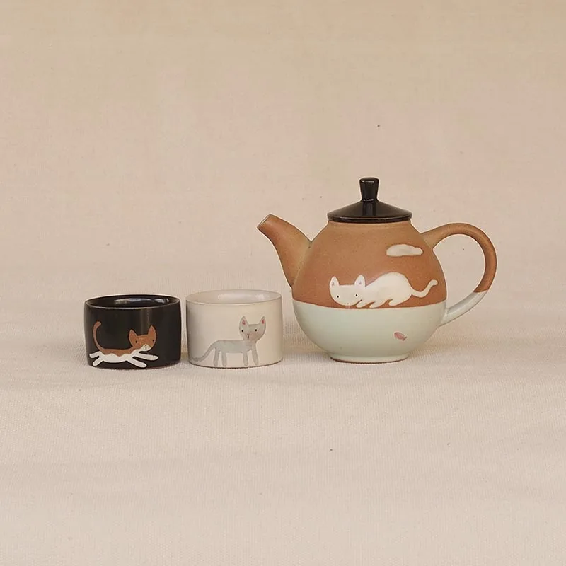 Hand-painted ceramic writer, underglaze colored cat, cute healing, cute Japanese tea set, pot, cup, and plate