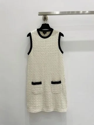 2024 Women's Clothing Temperament contrasting color stitching three-dimensional crochet dress Spring Summer New 504