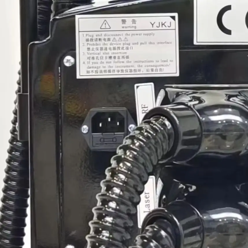 

Портативный аппарат 4-в-1: RF, IPL, OPT, диодный лазер Soprano Titanium 808 нм для удаления волос, PICO для омоложения и подтяжки кожи, удаления татуировок