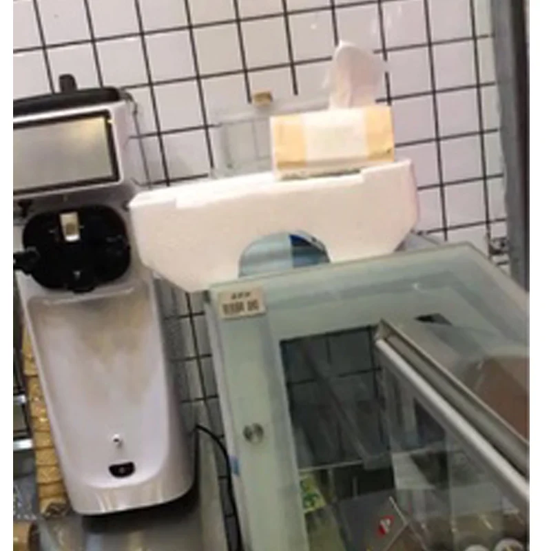 

2021 hot-selling small soft ice cream machine, automatic single-head desktop ice cream making equipment