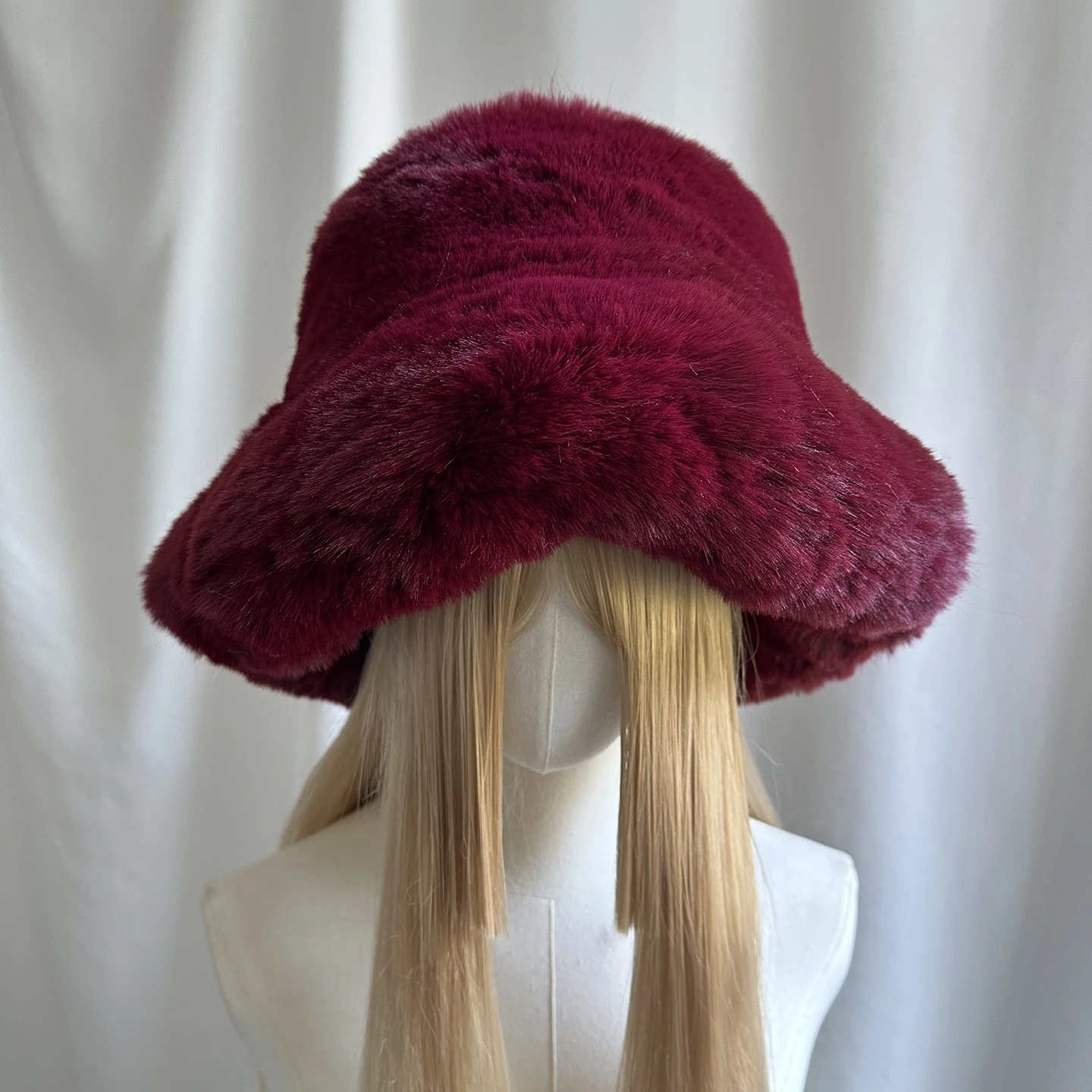 

Wine Red Basin Hat Christmas Atmosphere Warm Ear-protecting Fisherman Hat Thickened Women Protection Cold Outdoors Headwear