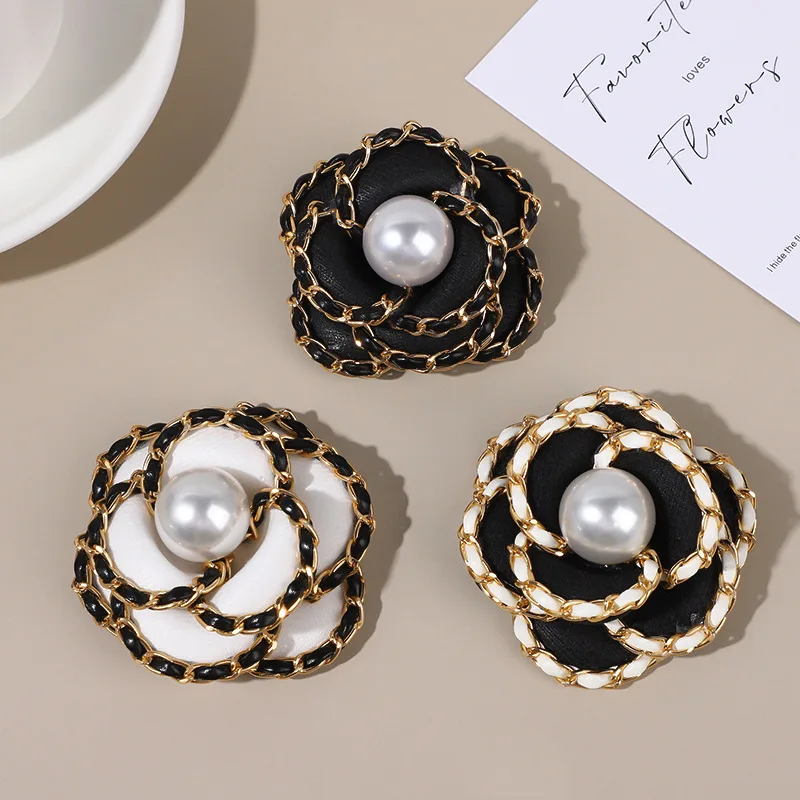 

PU Pearl Camellia Flower With Chain Brooch Cloth Accessories Handmade Corsage Fabric Handcrafts For DIY Jewelry Clothing Sewing