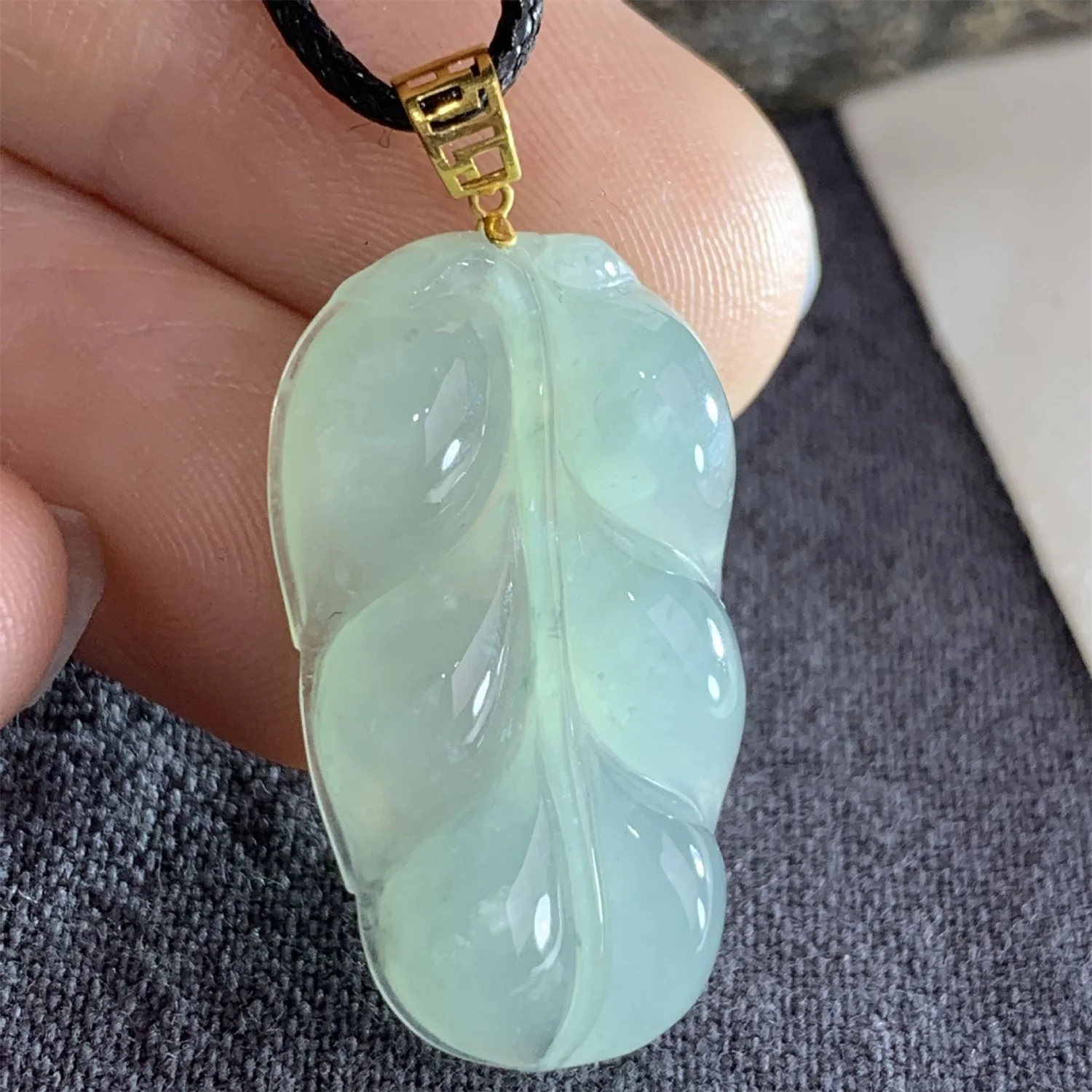 18K Gold Plated Jade Leaf Pendant Necklace Natural Green Stone Lucky Pixiu Charm Unisex Adjustable Chain for Women Men Daily
