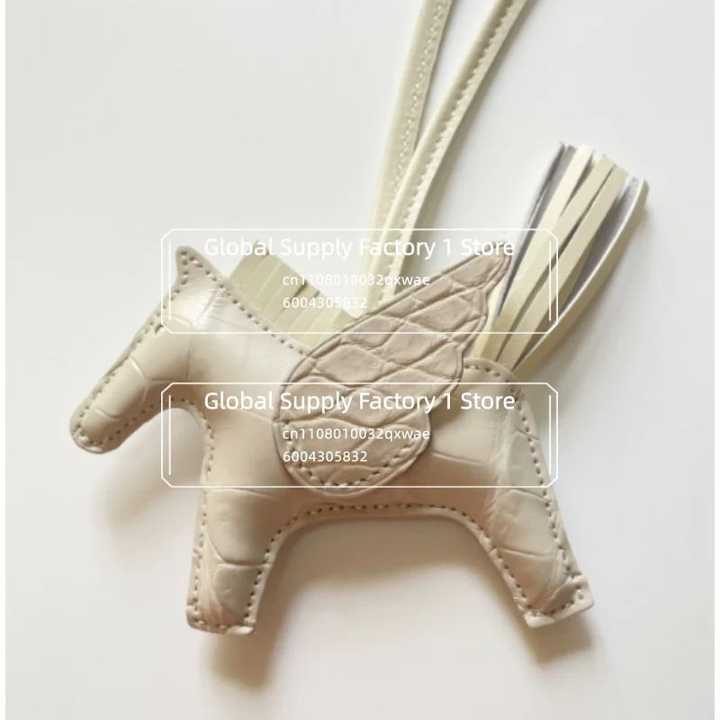 Colgante de cuero con diseño de patrón de cocodrilo para bolso de caballo, llavero, adorno colgante para coche, accesorio decorativo para bolso de mujer