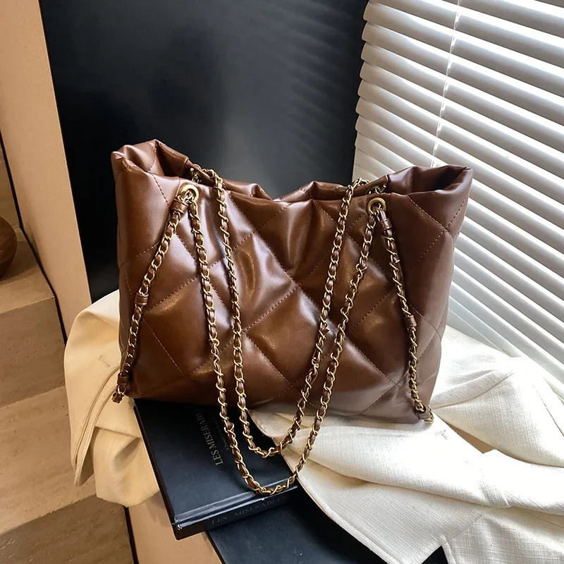 

2024 Autumn Shoulder Bags Luxury Design Lattice Tote Bags Large Capacity Commuter Handbags Ladies Travel Shopper Bags