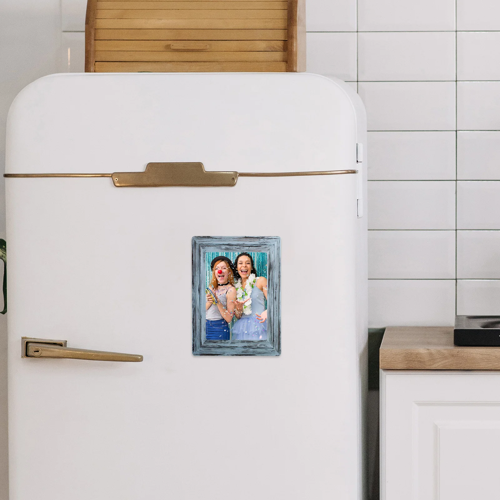 

12Pcs Refrigerator Magnetic Picture Frames Vintage Style Photo Display Frames for Fridge Magnetic Photo Frame Holder