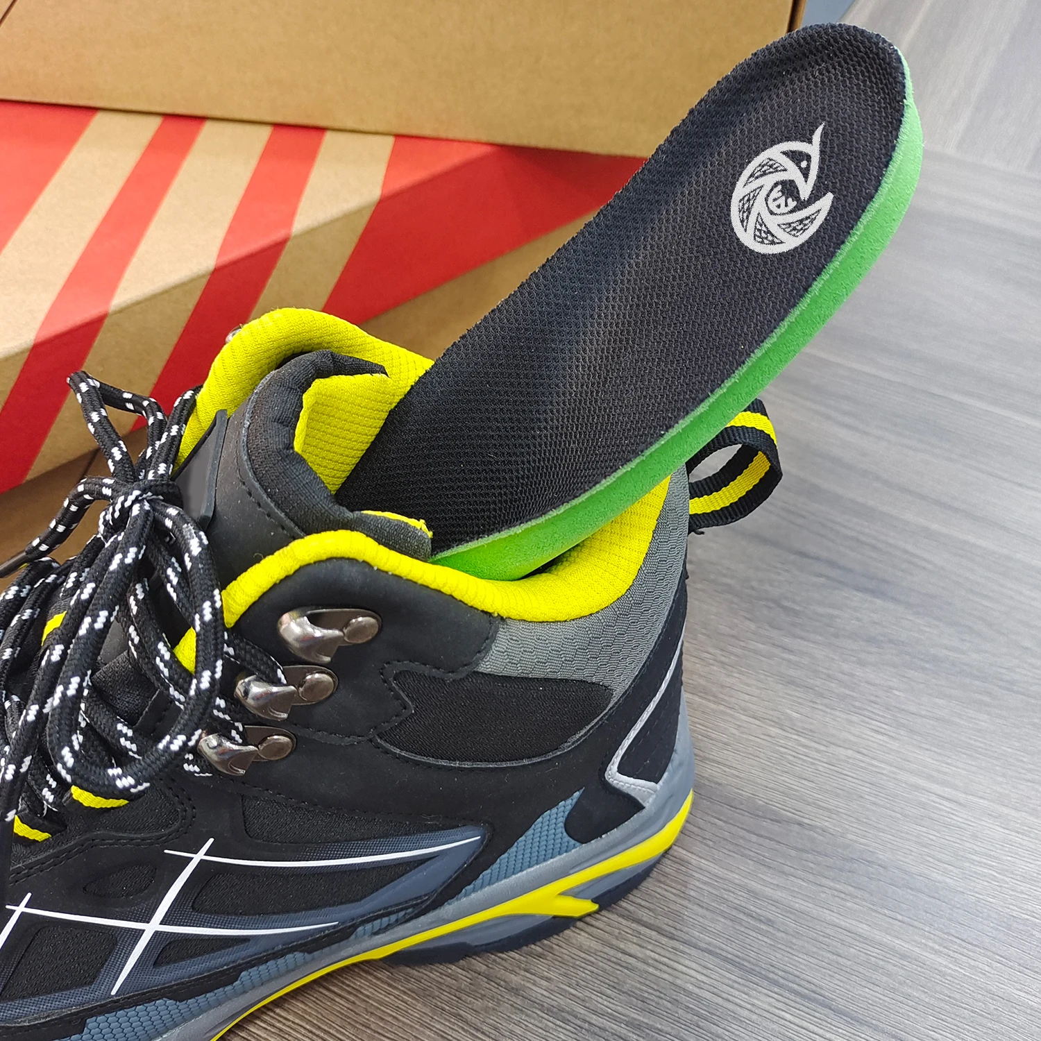 

Antibacterial, deodorizing, sweat absorbing sports shoe insole