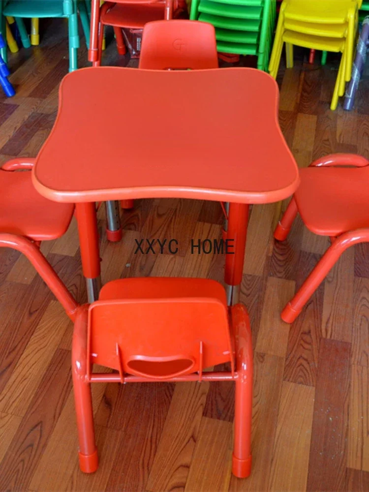 Squarefour-Person lifting Vier-Personen-Spitze Studie Kindergarten und