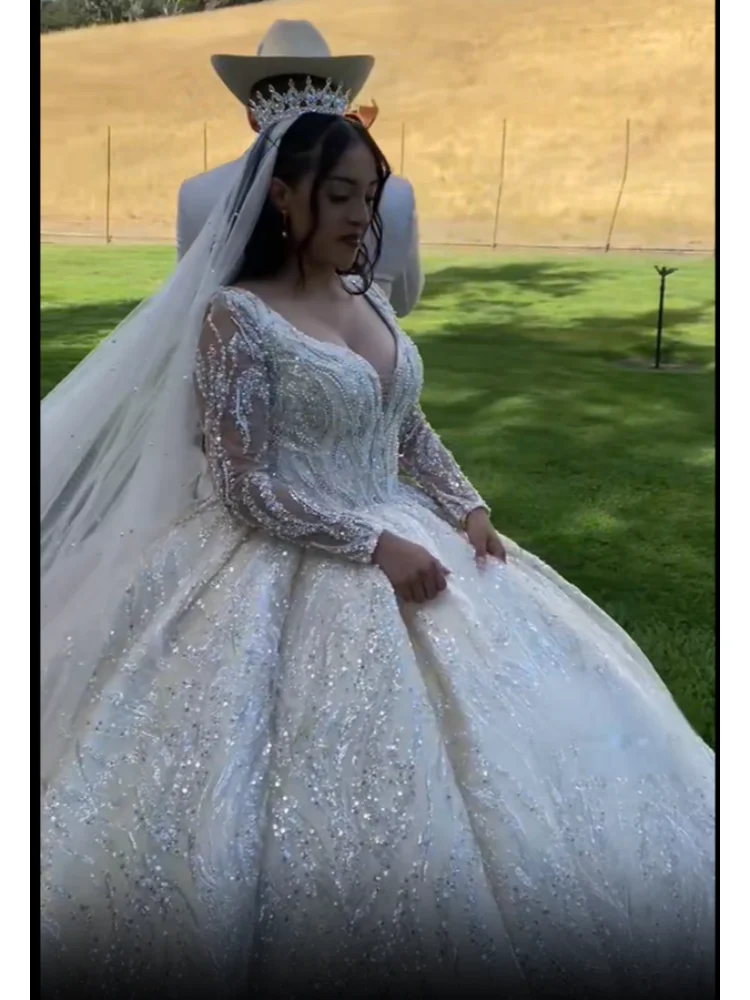 

Luxurious Sexy Big Skirt Wedding Dress With Sexy Deep V-Neck Long Sleeved Lace Sequins Bead Embroidery Vestidos De Novia Custom