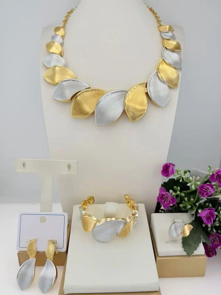 

Simple Two Tone Leaves Shape Italian Jewelry Set Elegant Hotsale Collar Brazalete Aretes Anillo 4PC Jewels Set for New Year Gift