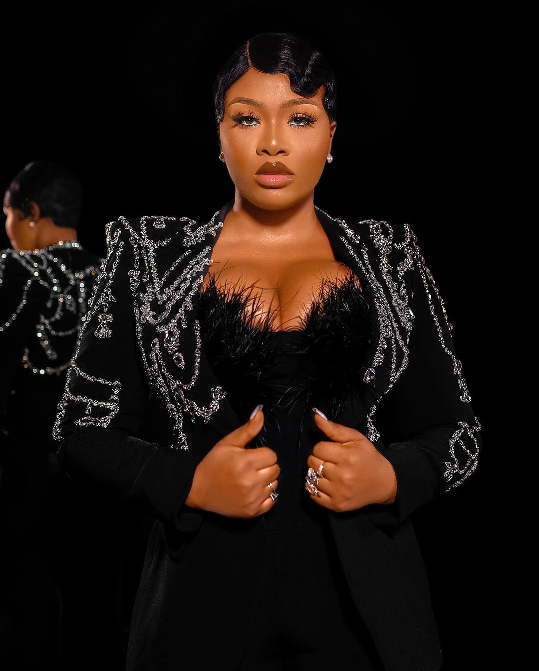 Luxury Crystal Women Pants Suits 2 Pcs Slim Fit Beaded Blazer Jacket And Pants Suits Customized Wedding Guest Formal Wear