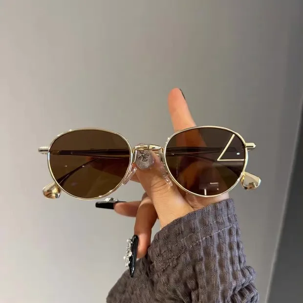 

2026 Retro Round Oval Sunglasses Women Metal Frame UV400 Ins Fashion Neutral Streetwear Shades