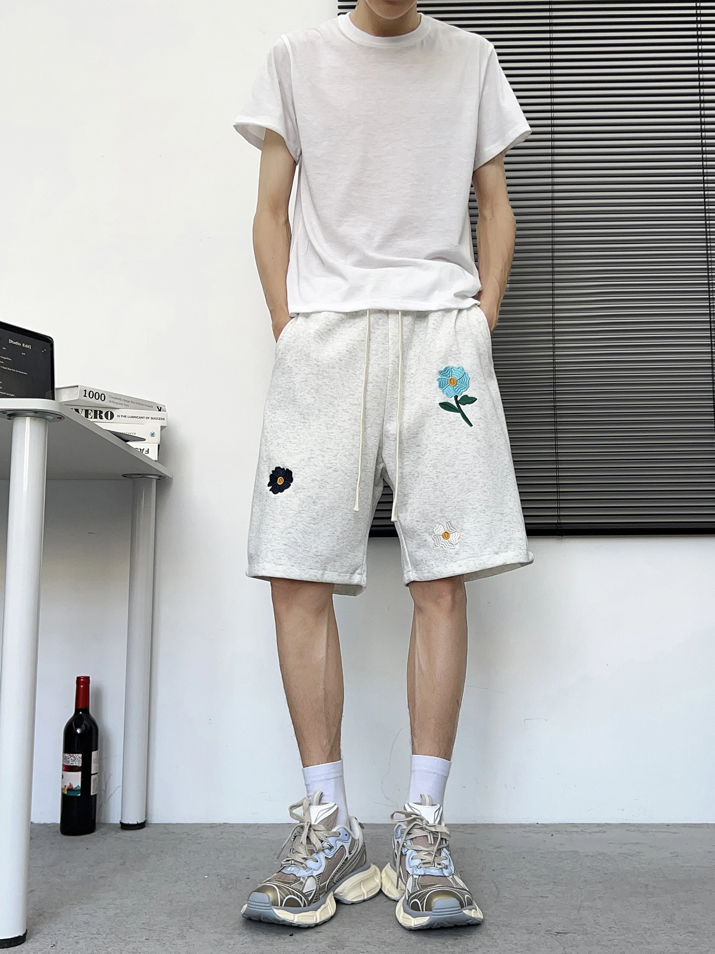 

Loose Fit Men's Summer orts Embroidered Five Inch Baskeall Spor Casual Pants Straight Leg Youthful Sle No Brand