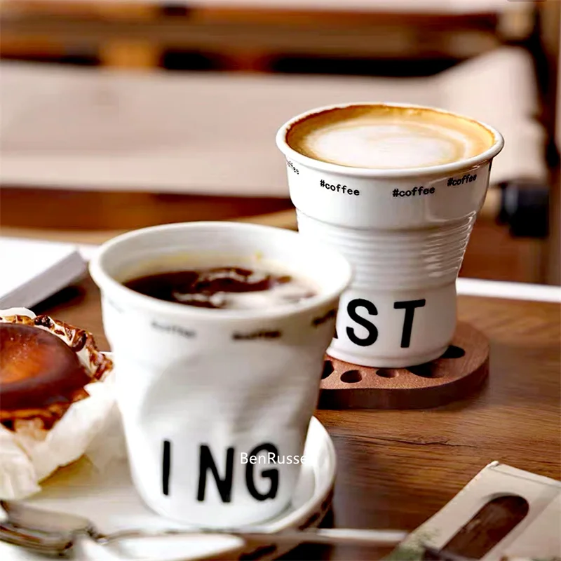 Taza de café de cerámica arrugada Irregular de estilo coreano de 200ml, taza y taza de leche para desayuno de Origami nórdico, vaso de café con letras en inglés