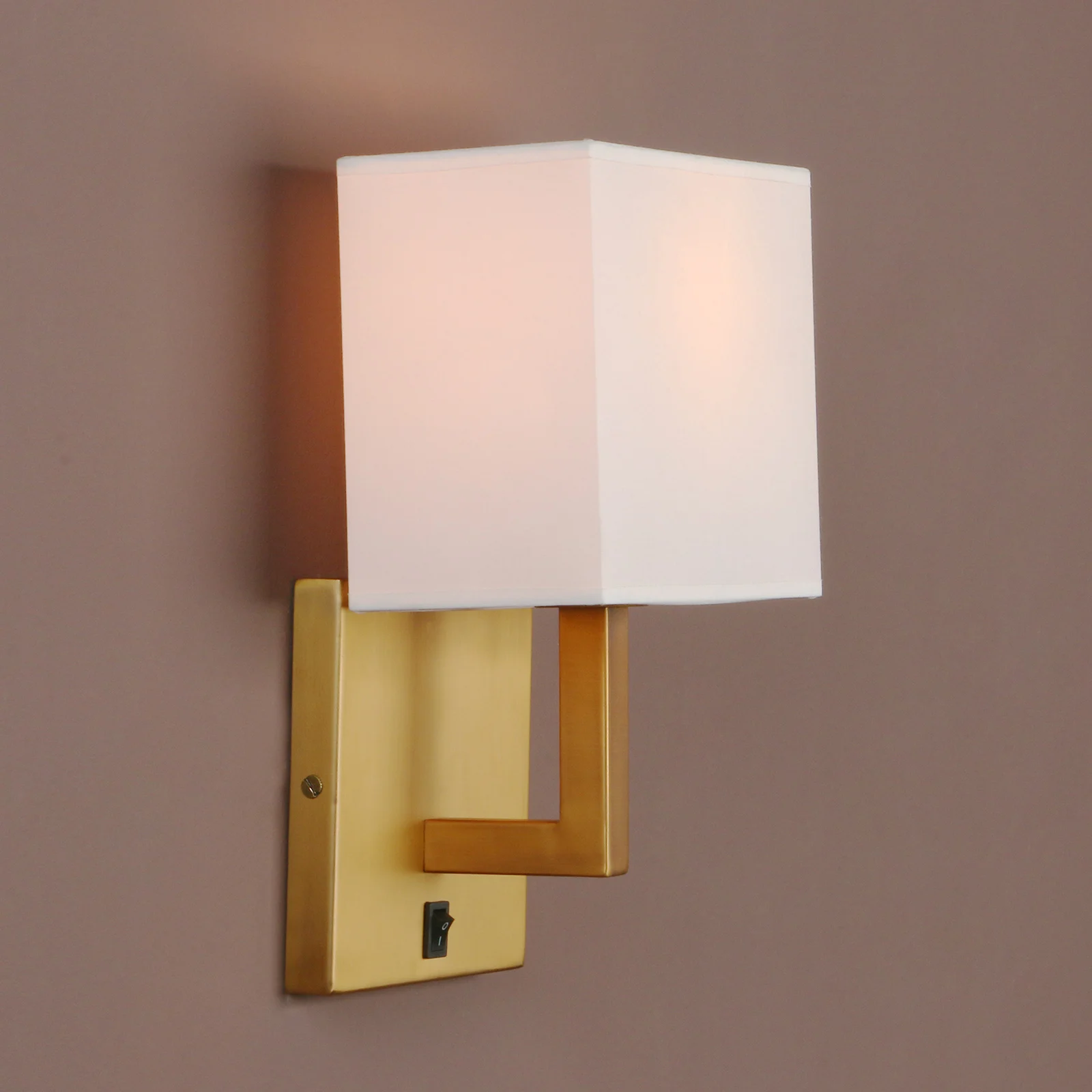 Phanst-luminaria de pared simple con sombra textil blanca y botón de interruptor de encendido/apagado, lámpara de mesita de noche moderna pequeña para lectura de cabecera