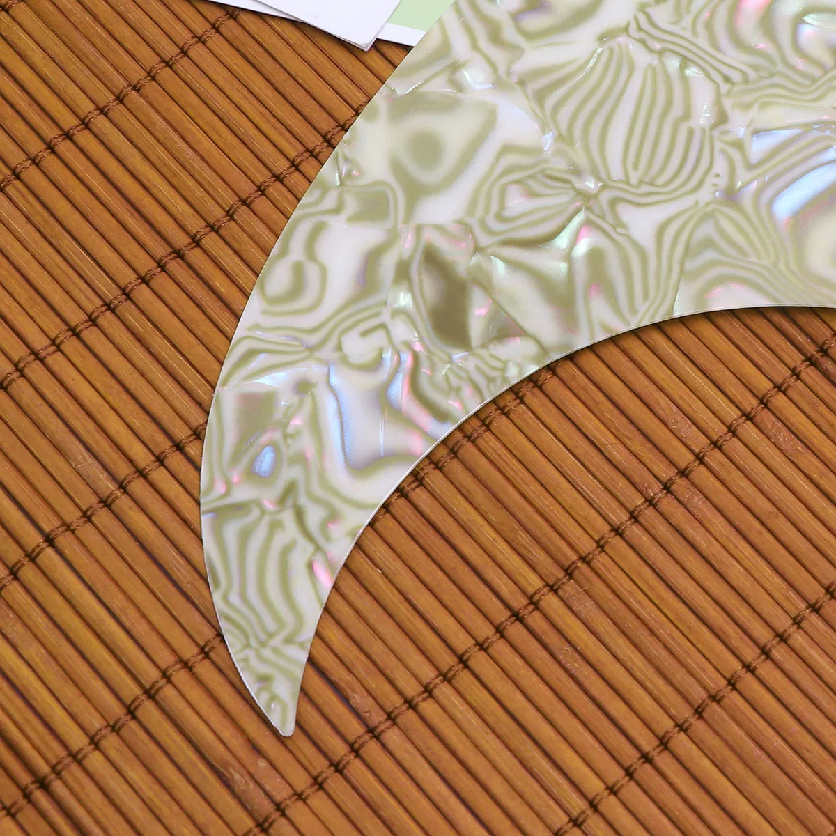 

Acoustic Guitar Pickguard Protective PVC Self-Adhesive 128mm Anti-Scratch Guard Plate Replacement Guitar Guard Sticker