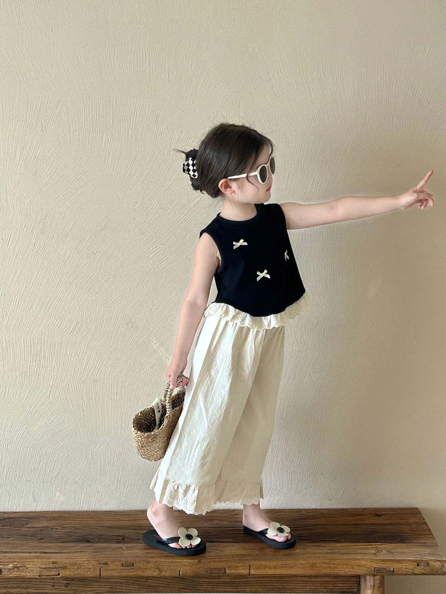 Humor Bear Summer Girls' Suits Cool And Comfortable Lace Hem Tank Bow Trim Top+Pants 2 Piece Set Cute Kids' Clothing Sets image 3