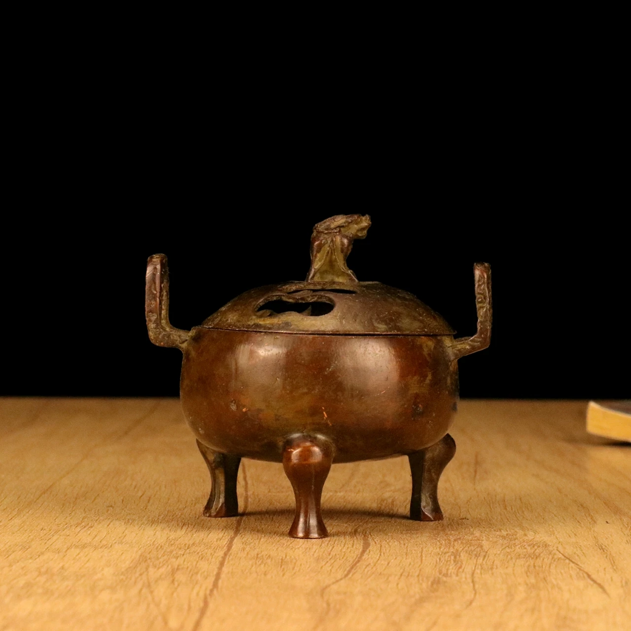 Alloy Incense Burner Stylish Home Decor Car Entryway Tea Table & Living Room - Unique Sculpture Accent for Interior Decoration