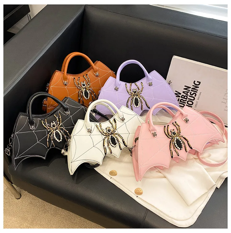 Halloween Party Crossbody Bag Goth Style Bat Shape Women Handbag and Purse Hand Bags Punk Designer Animal Shoulder Bag Clutch