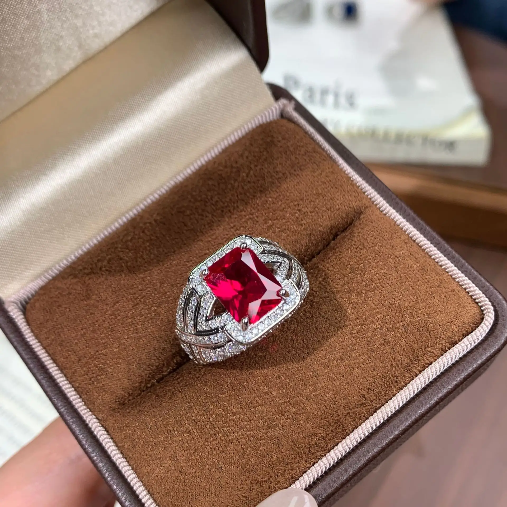 Newly developed gemstone ring - European luxury high-end style fashionable retro personalized finger ring accessory