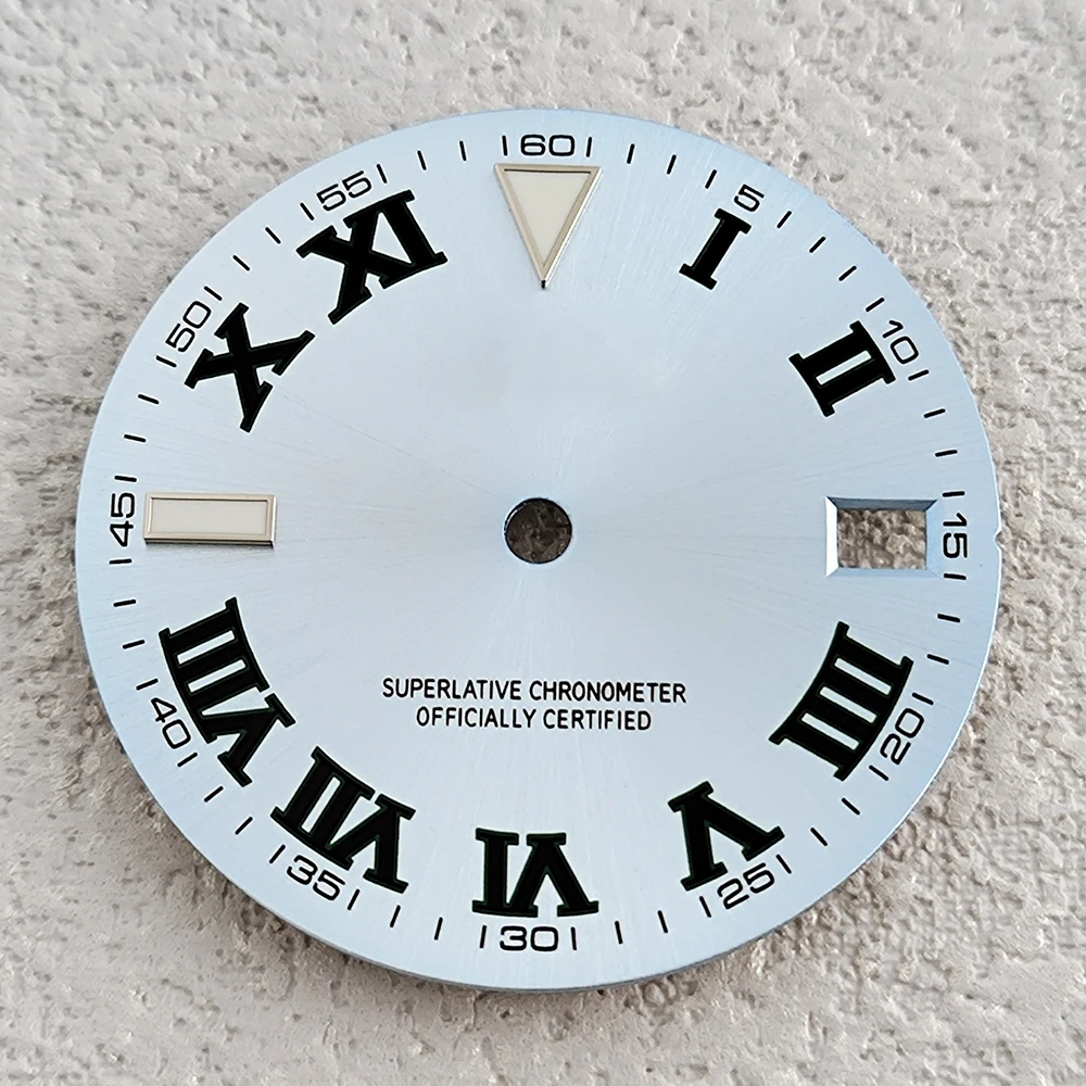 Quadrante NH35 da 28,5 mm Quadrante romano Quadrante luminoso blu ghiaccio Adatto per accessori per orologi con movimento NH35/36 Strumento di riparazione dell'orologio