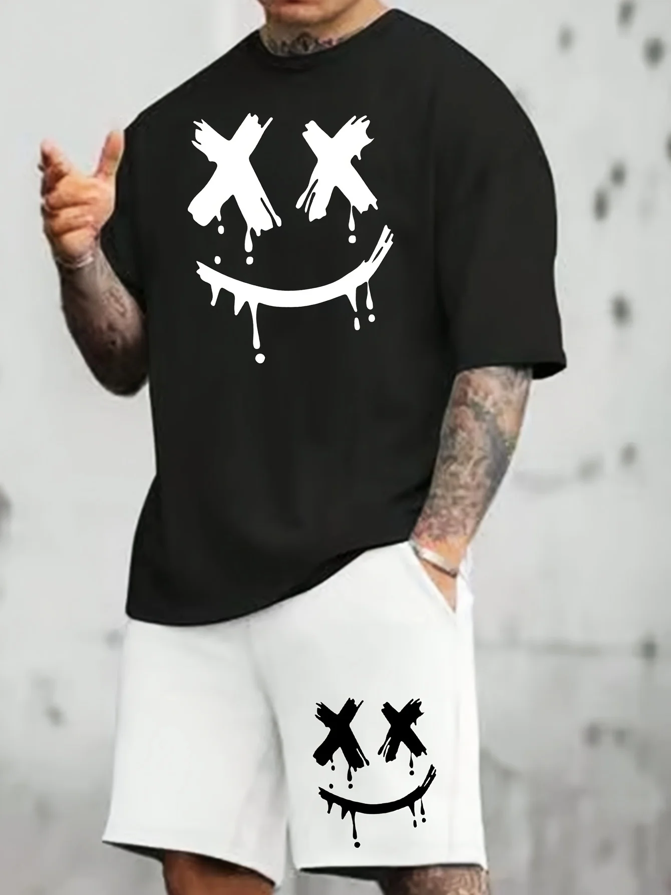

New Fashionable Men's Casual Sports Set Smile-Print T-Shirt and Sweatpants Two-Piece Set for Outdoor Training and Fitness