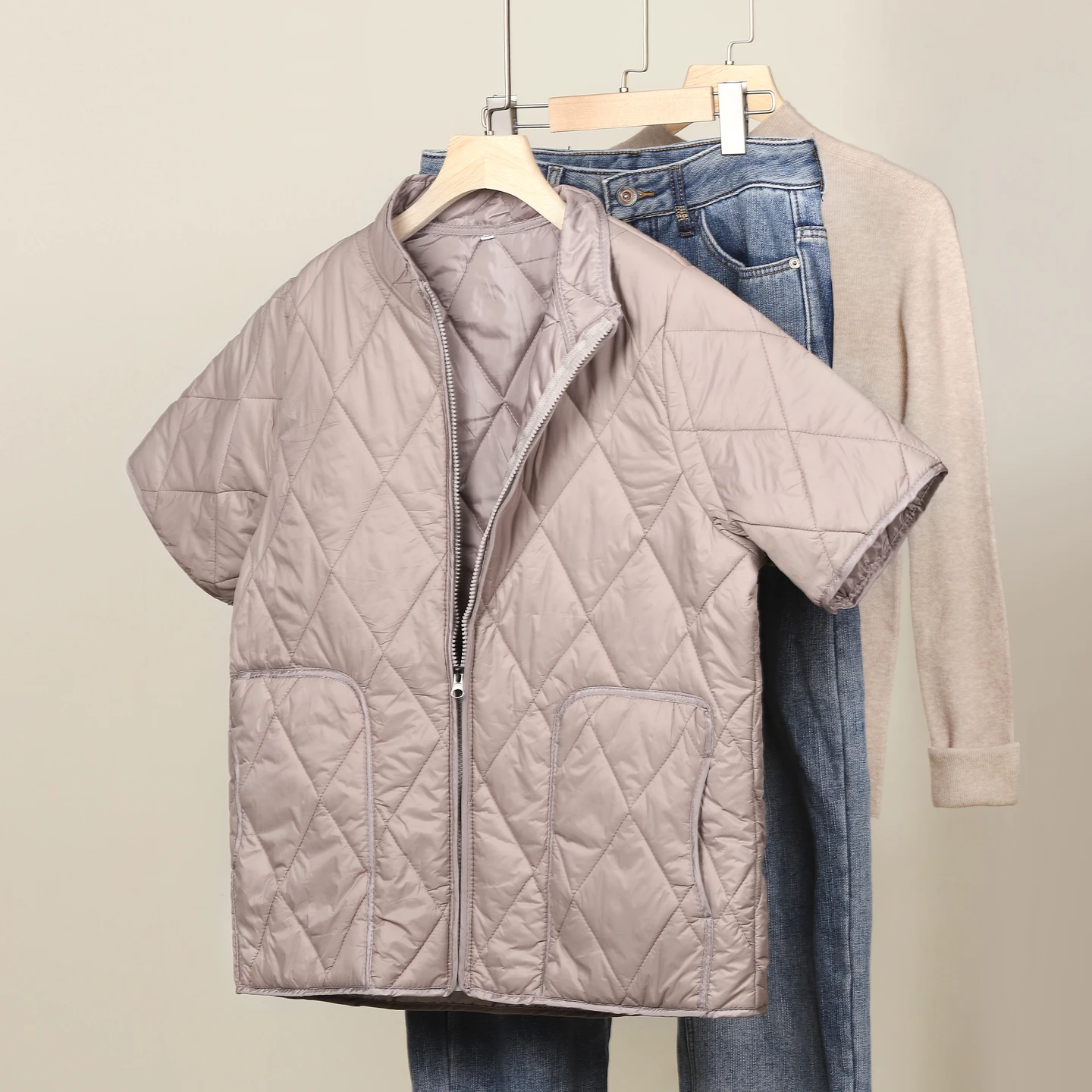 Women's Half Sleeve Quilted Vest Autumn Winter New Style Warm Home Wear Cotton Jacket Diamond Pattern Elderly Shoulder Protec...