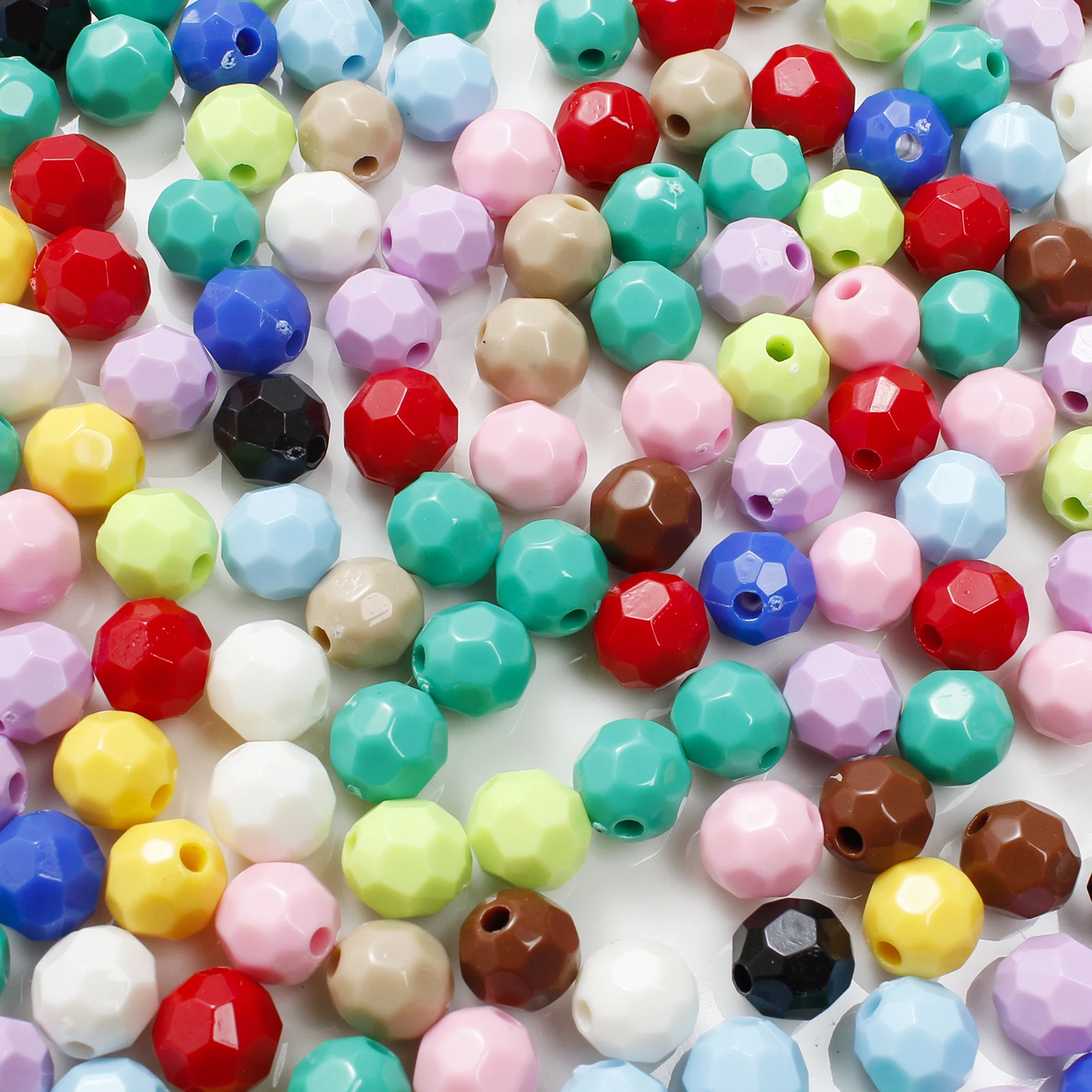 100 Stück 8mm Mehrfarbige Facettierte Acrylperlen Runde Form Zwischenperlen für Schmuckherstellung DIY Armband Halskette Zubehör – Detail 3