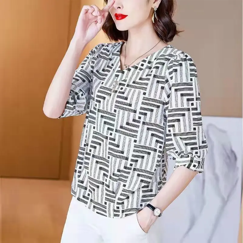 Spring Summer V-neck Printing Women's Blouse New Collection 2022 Vintage T-shirts All-match Elegant Fashion Women's Clothing top