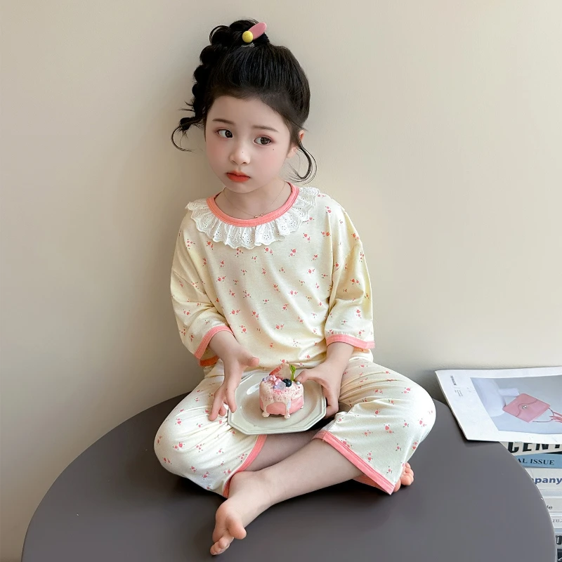 

2026 Summer New Hot Selling Children's Round Neck Lace Collar Half Sleeved Top and Seven Quarter Pants Two-piece Set