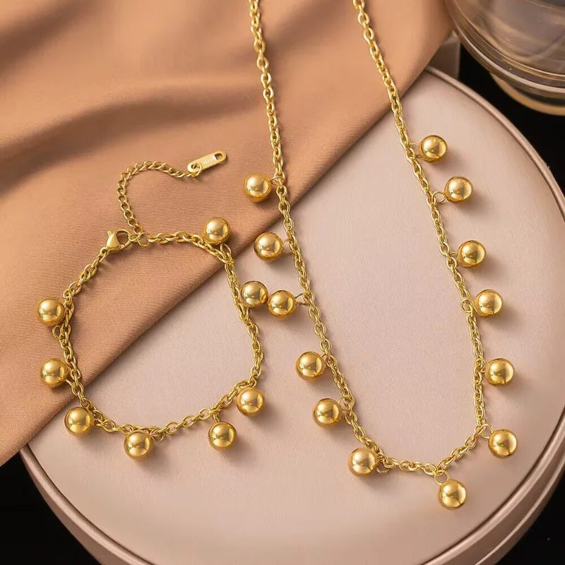 

Necklaces, bracelets, earrings as a gift for women