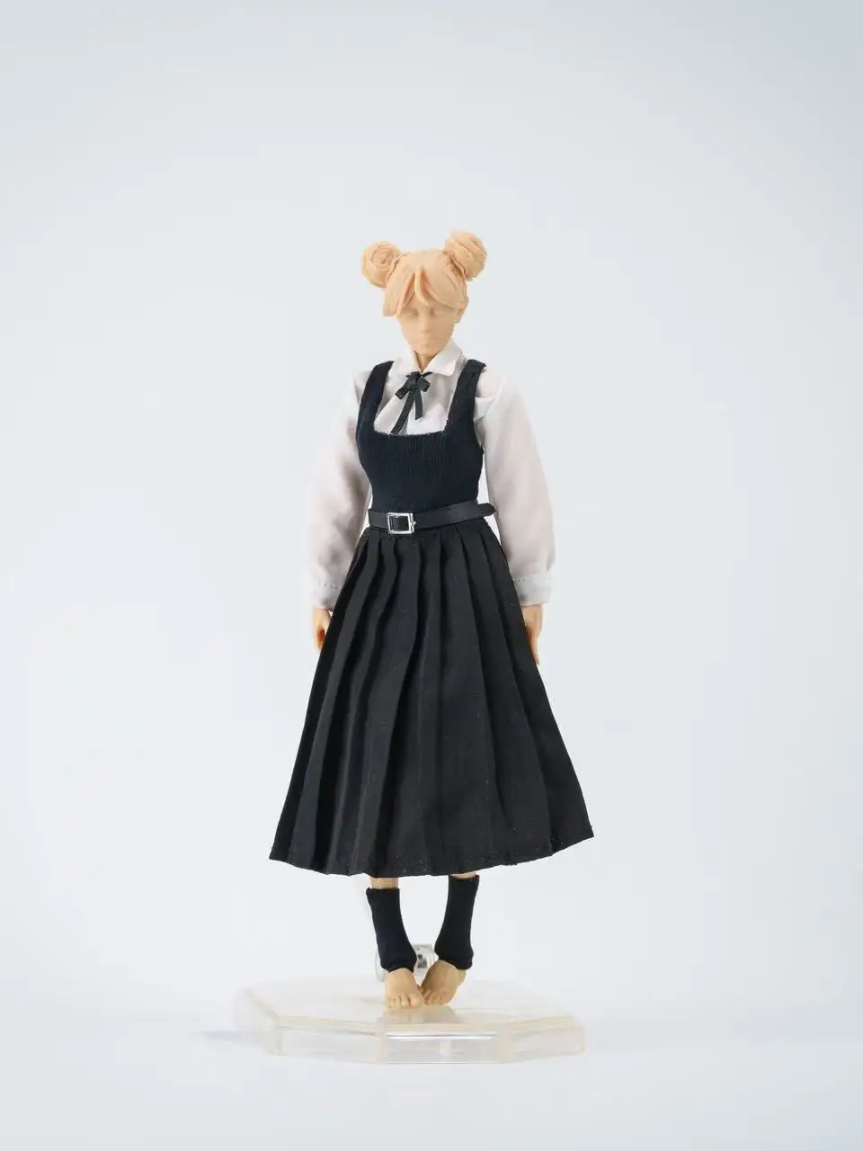 

Large Head 6 Inch Female Xiao Fang Saw Person Snail Romankey Overalls Long Pleated Skirt Blouse Doll Clothes