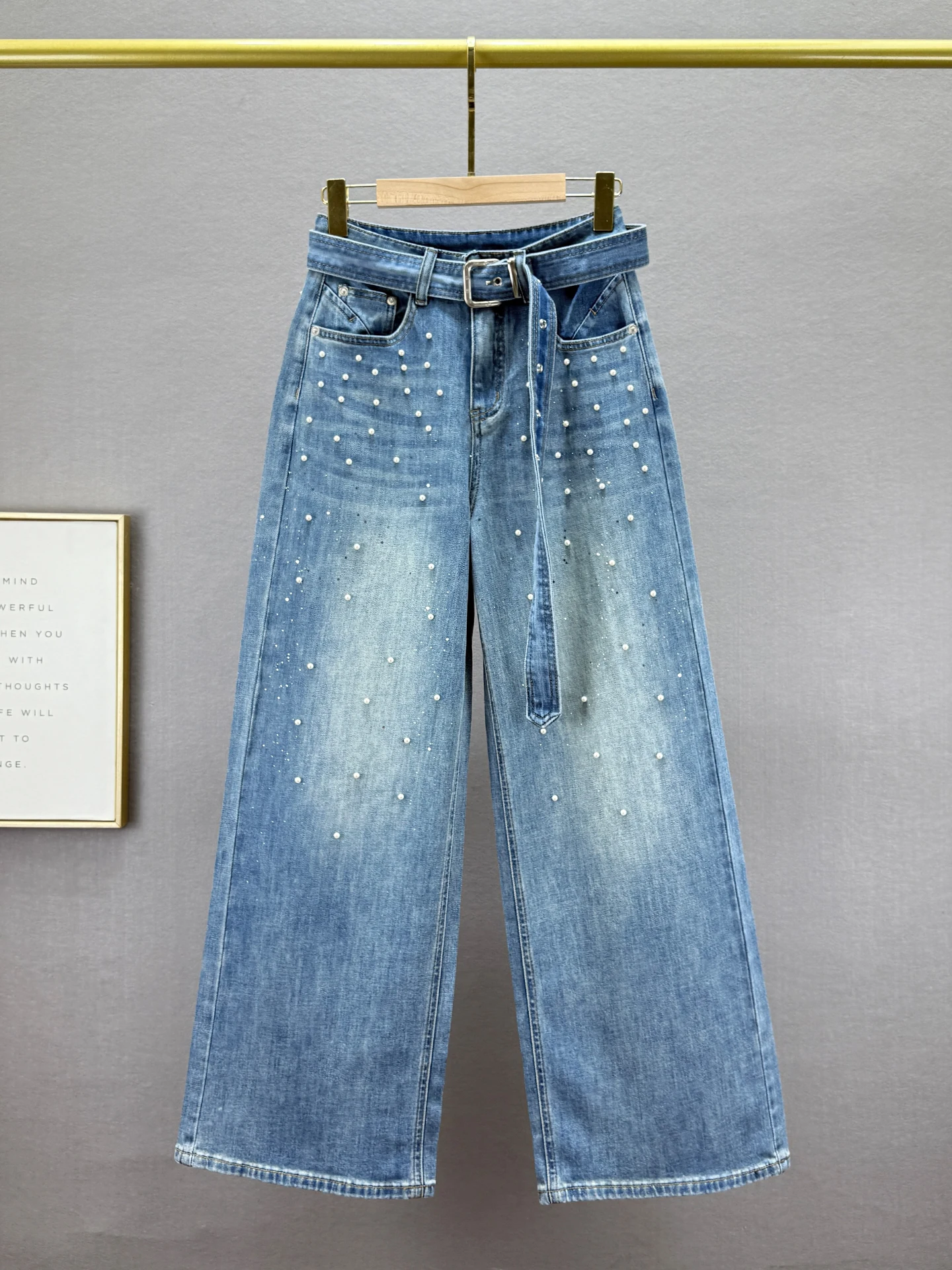 

Женские джинсы с высокой талией и широкими штанинами, новинка весенней коллекции, с жемчужным декором, эффект потертости, в стиле Гонконг, свободный крой