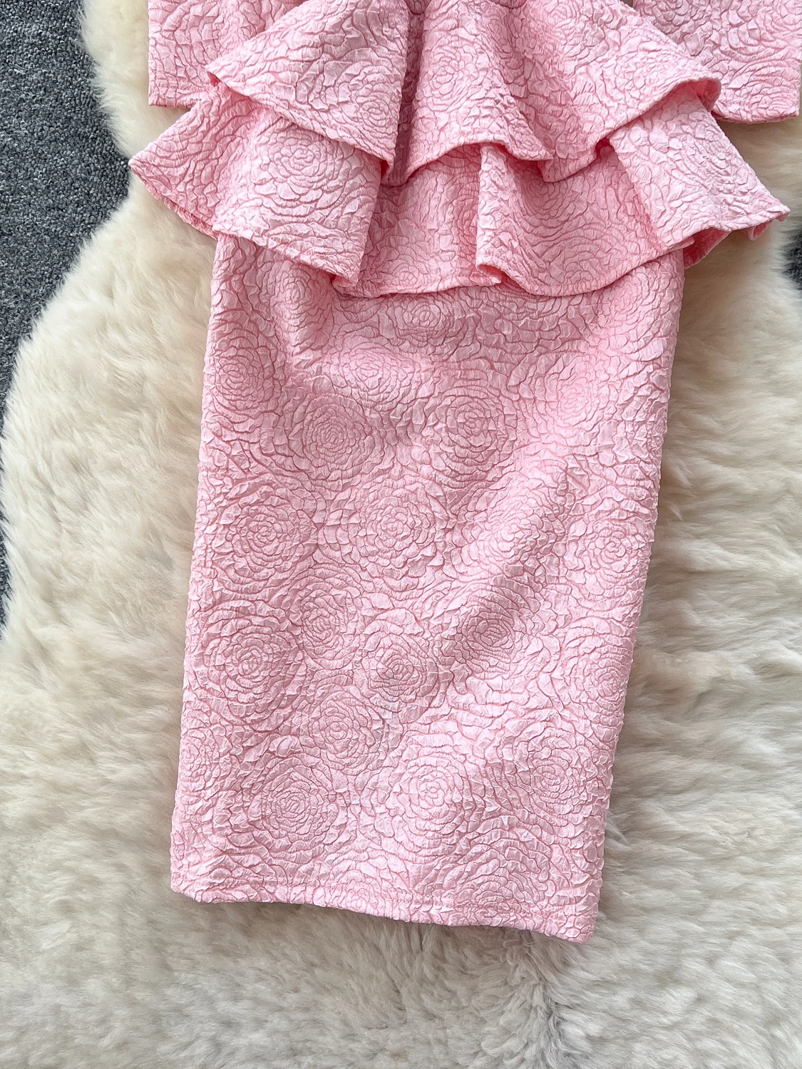 Letnia sukienka midi damska, modna, z koronkowym wykończeniem, wzorem tekstury, rękawami 3/4, wysokim stanem, o kroju litery A.