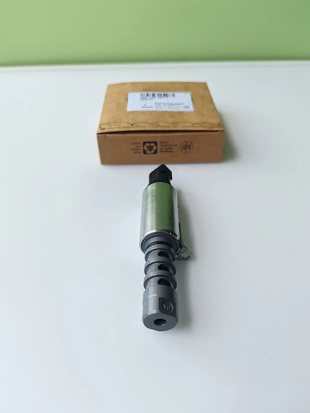 

Новый оригинальный электромагнитный клапан управления переменной фазой ГРМ (клапан-соленоид) 06E109257J 06E-109-257J 06E109257F 06E109257P 2T1069 TS1069 OEM для Audi VW