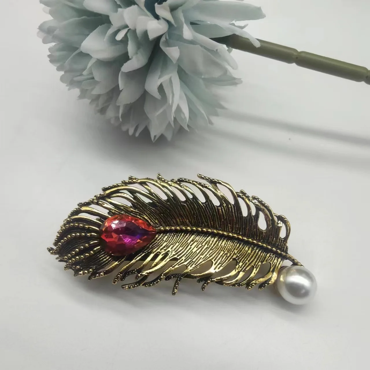 European and American Peacock Feather Pearl Crystal Spring Hair Clip Personalized Retro Style Women's Fashion Hair Accessories