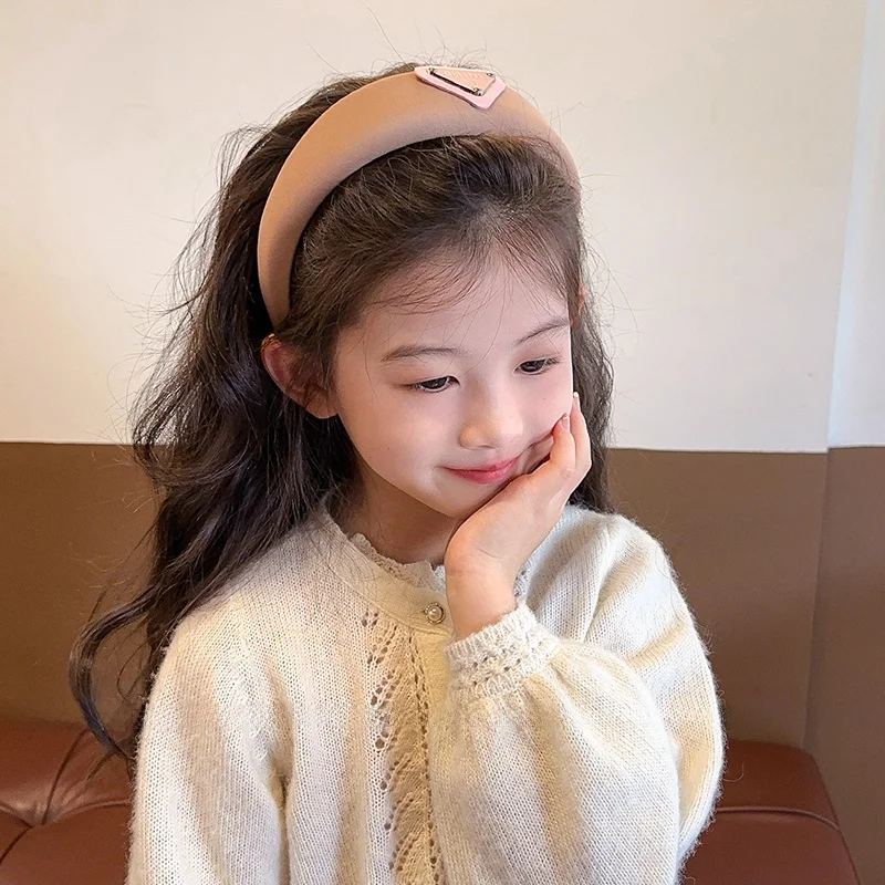 

Wide High Forehead Letter e Mark Hairband Autumn Winter Faion Versatile High-End Feeling Pred Hair Headband ...