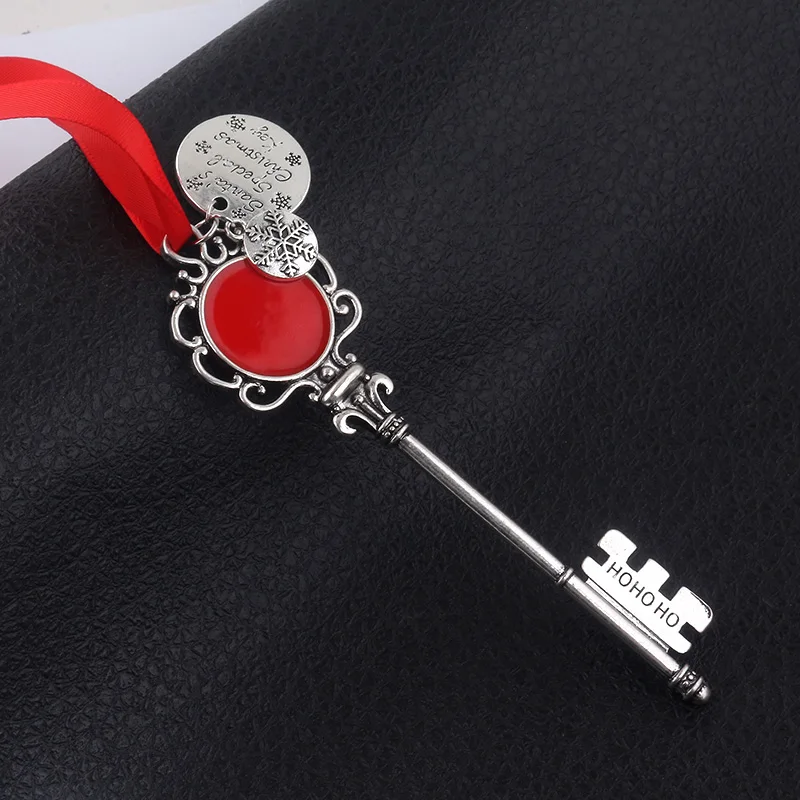 Creative Christmas Santa Magic Key Pendant Keychain Red Ribbon Rope Chain Christmas Tree Ornament Gift 2021 Fashion Jewelry