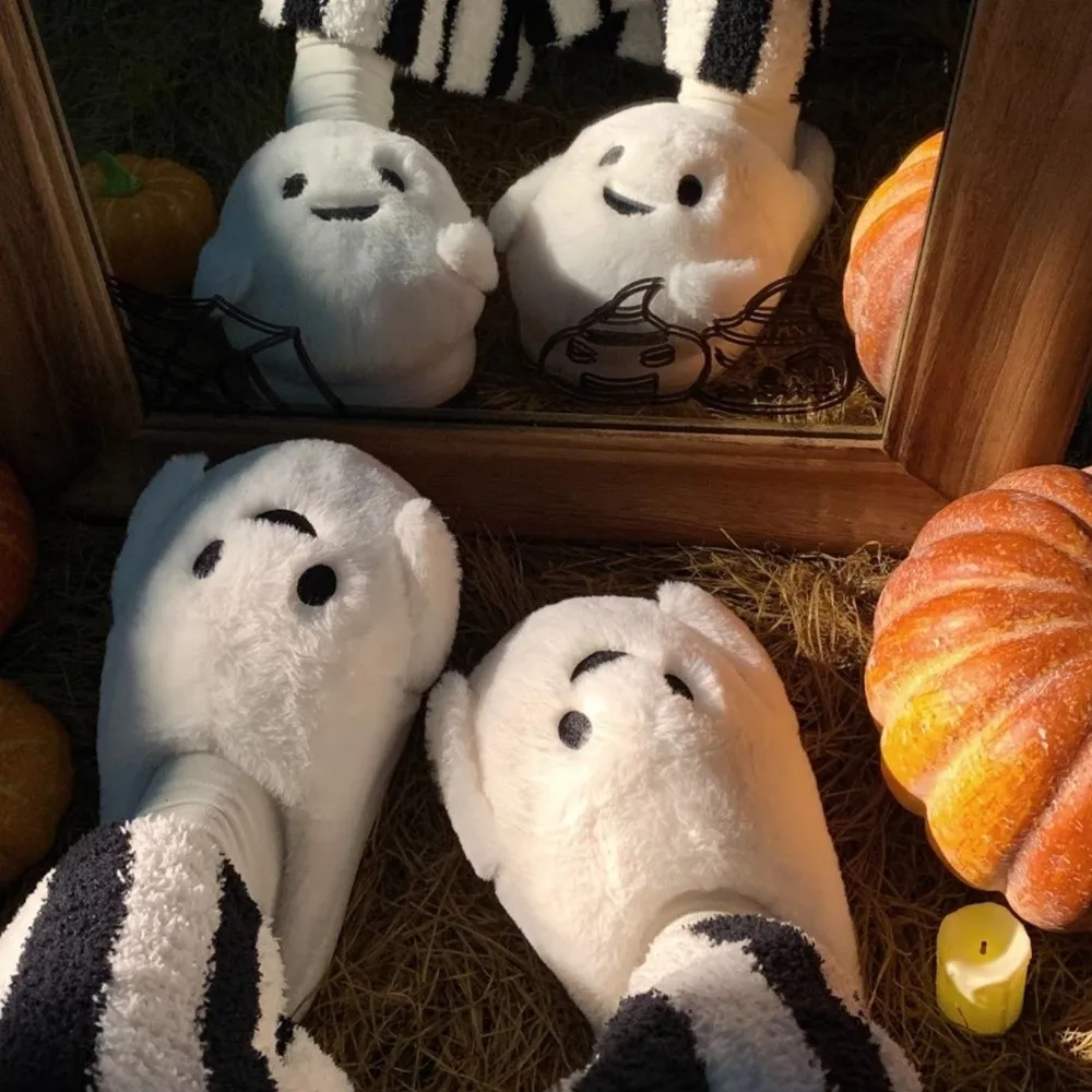 

1 Pair Fashion Halloween Warm Plush Slippers Non-Slip Winter Fluffy Slides Thick Sole Soft Ghost Slippers