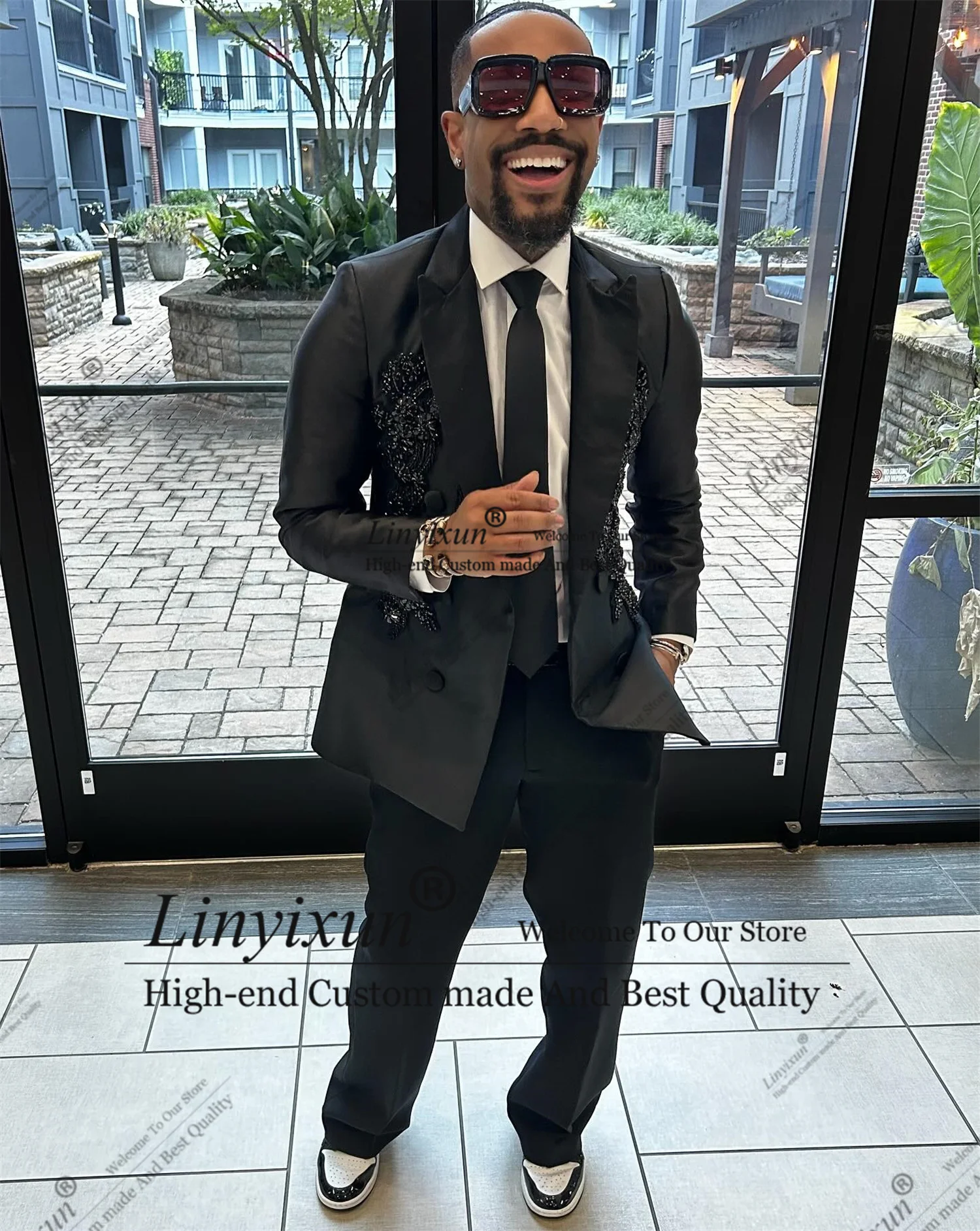 

Simple Fashionable Beadeds Men Suits Peaked Lapel Groom Tuxedos 2 Pieces Sets Party Prom Blazer Customized Costume Homme