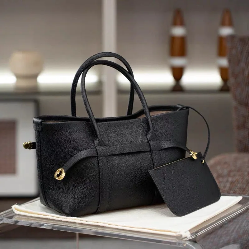 

2025 New Tote Bag Splicing Genuine Leather Women's Bag High End Commuting Fashion Versatile Handbag