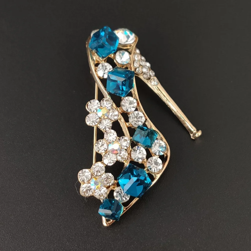 2 Stück Strass-Abzeichen mit hohen Absätzen, helle Farbe, glänzender Look, einfach zu tragende Schnallen, Rückendekoration für Kleidung, Taschen, Schals