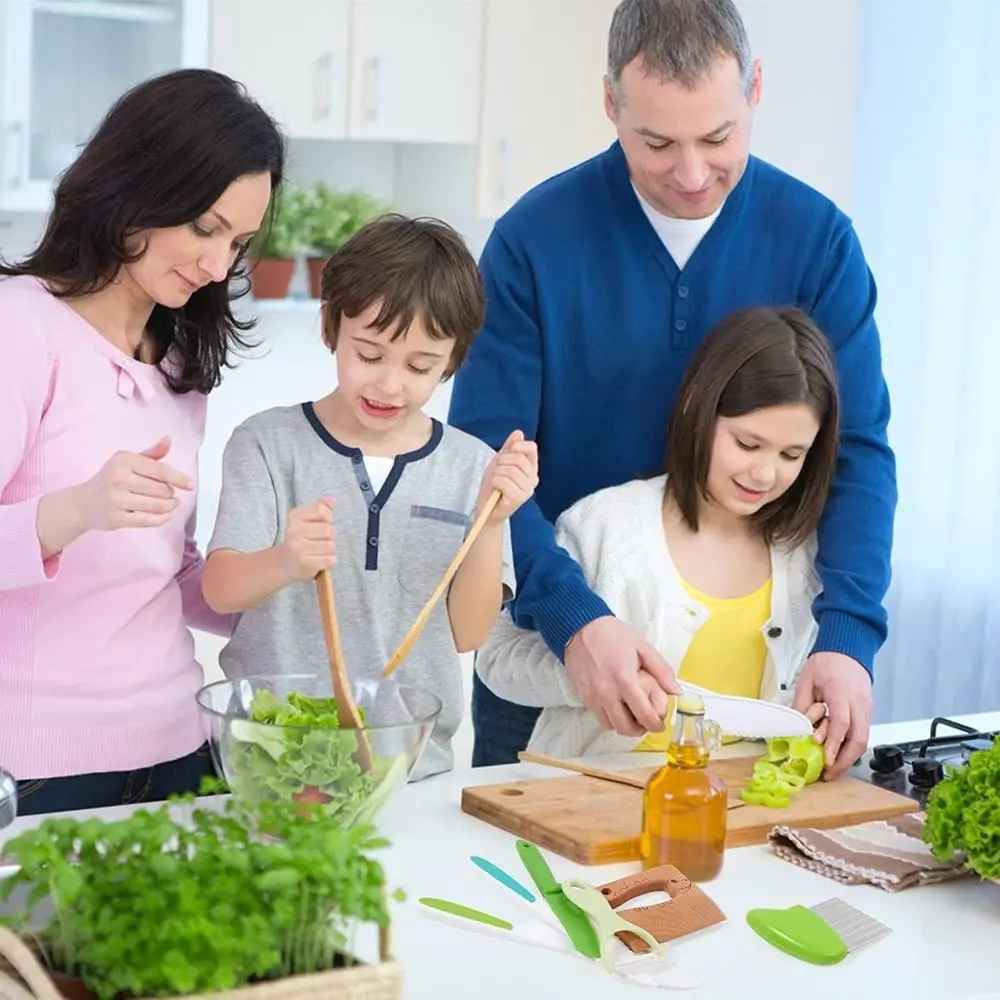 8-Piece Wooden Kitchen Knife Set for Kids: Safe Knives, Serrated, Potato Slicer, Sandwich Cutter, Peeler & Cutting Board