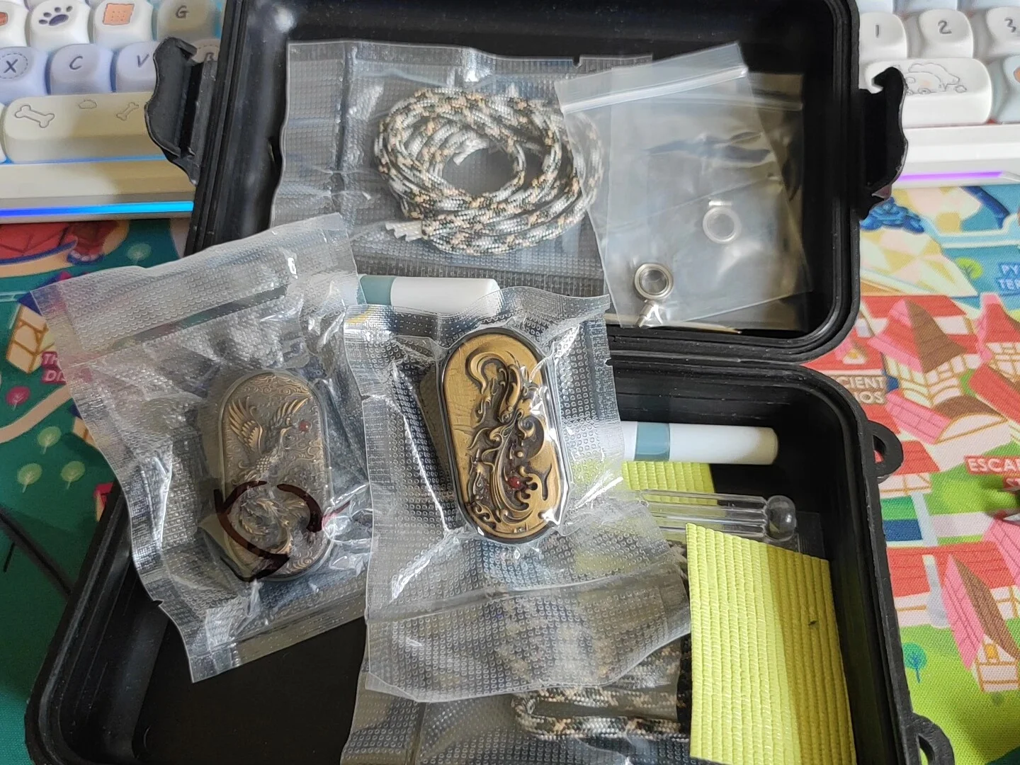Used EDC Toys, A Pair of Fire Phoenix Water Dragons, Zirconium Alloy Push Cards, Brand New and Unopened.