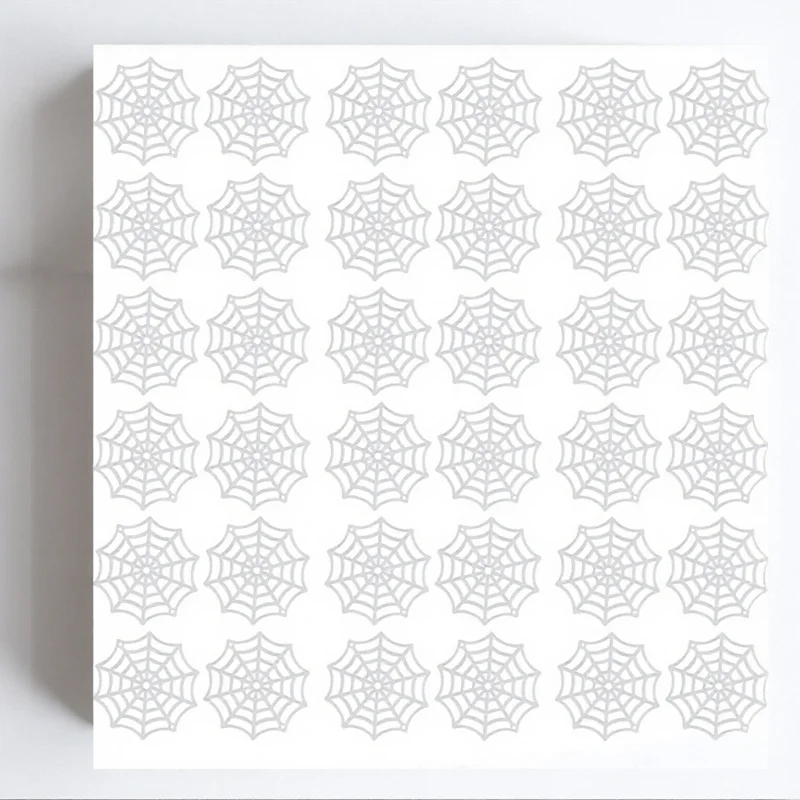 

100 шт., украшение в виде паутины на Хэллоуин, светящаяся пластиковая паутина, вечерние украшения для атмосферы с привидениями, украшения в виде паутины на Хэллоуин