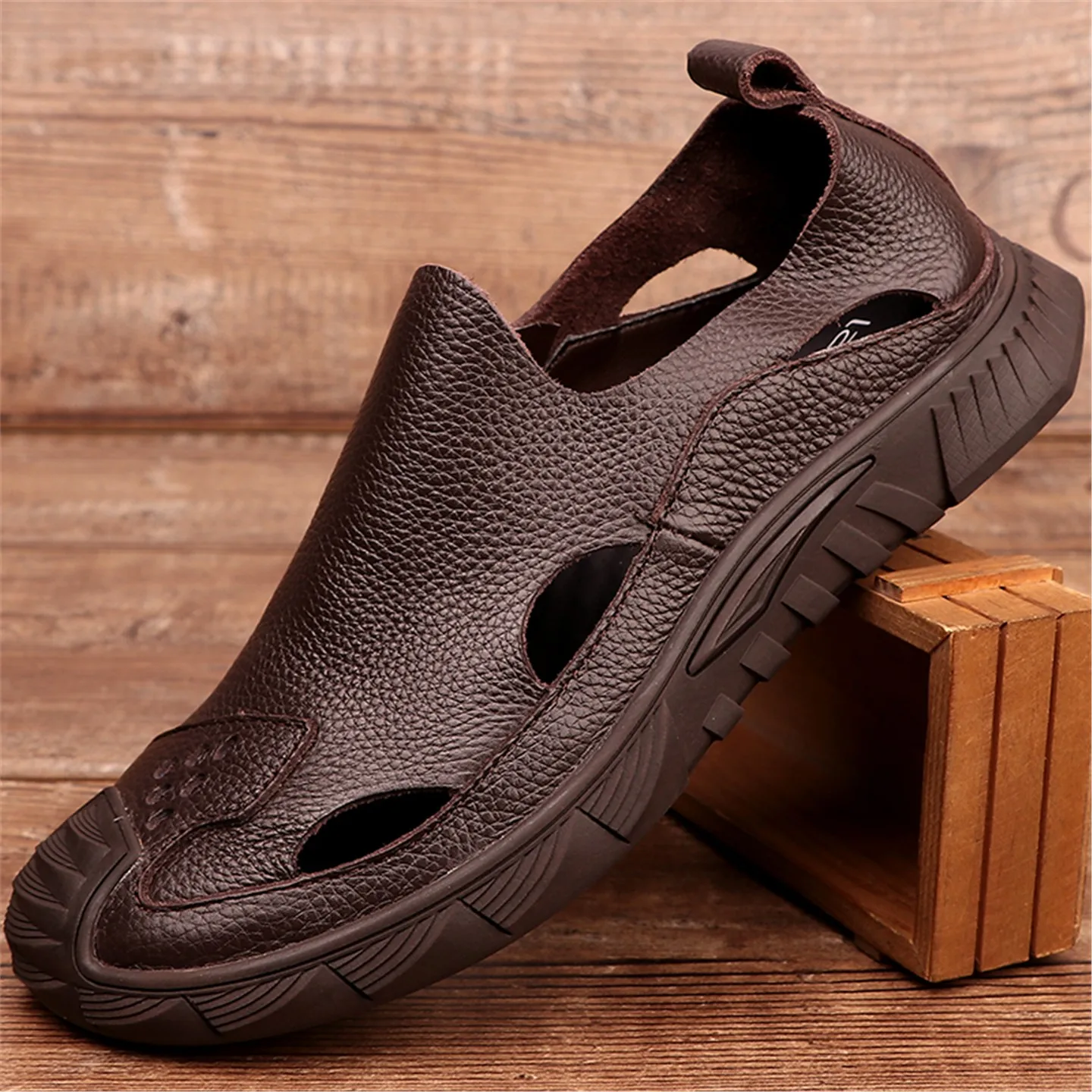 

Мужские кожаные сандалии премиум-класса из натуральной кожи, дышащие, с перфорацией, повседневные, с закрытым носком, летние, без застежек