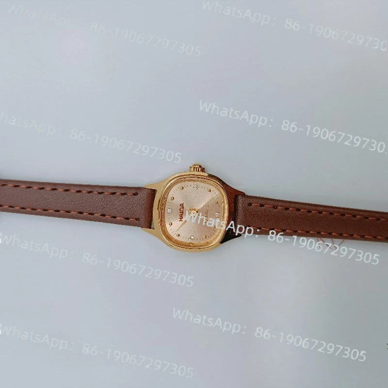 

В 1990-х годов Женские часы Haida Machinery Шанхайская часовая фабрика No. 3-х квадратных часовых средневековых часов с ручной заводной головкой