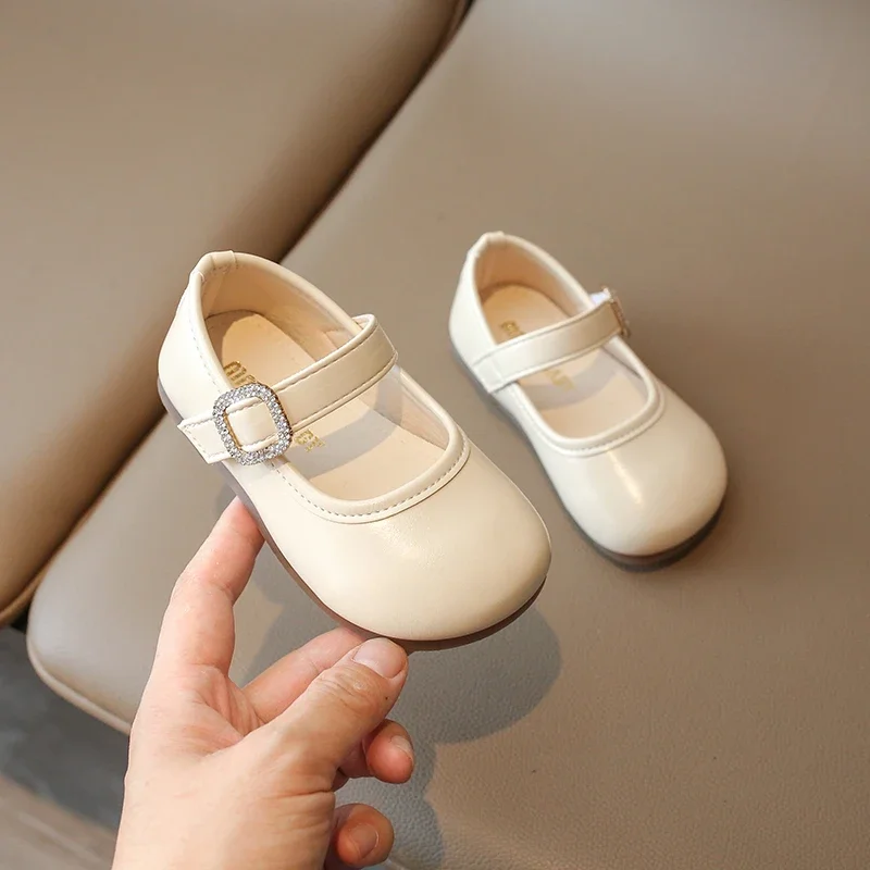 Baby Girls Leather Shoes 2024 Stylish Versatile Princess Soft Sole Non-slip Shoes Single Flats Shoe Shallow Buckle Party Sandals